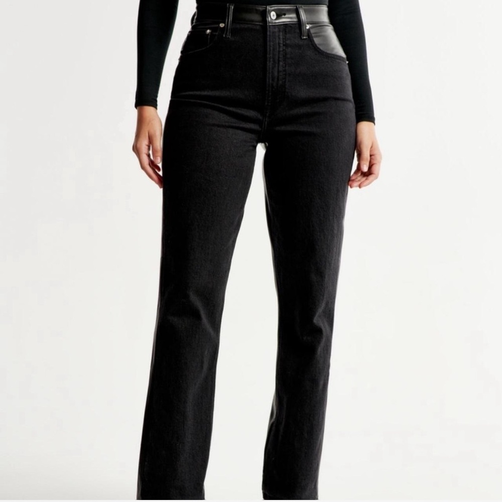 NEW WITH TAGS!! Abercrombie black Jean with faux leather back ankle straight